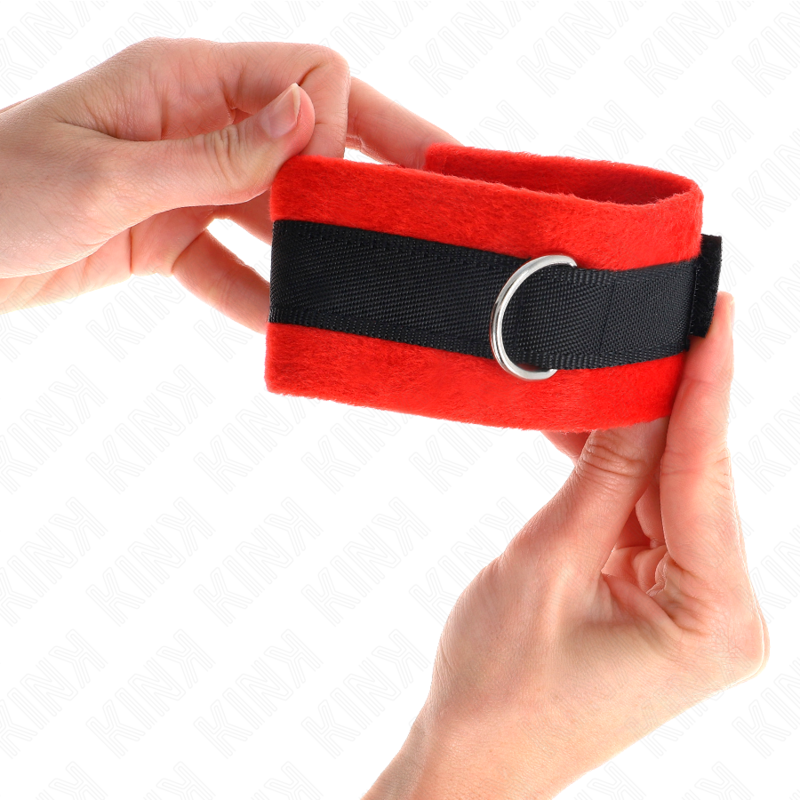 KINK - BEGINNER FUR HAND CUFFS BLACK-RED 30 X 7 CM - Image 3
